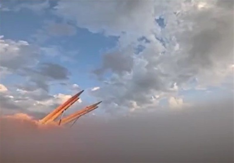 إيران تعلن دخول قاذفات صواريخ “فاتح” و”خيبرشكن” ثنائية الإطلاق إلى الميدان