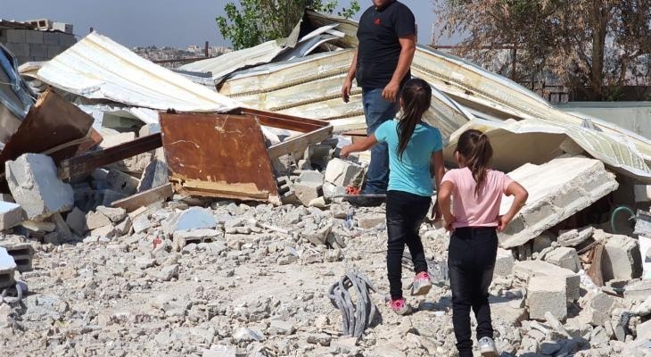 العدو الصهيوني يخطر بهدم منازل جنوب المسجد الأقصى