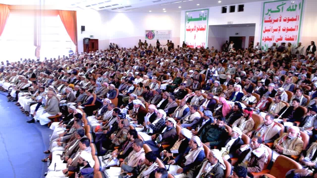 لقاء قبلي موسع بذمار يناقش تطورات الأحداث ودور القبيلة في مواجهة العدو