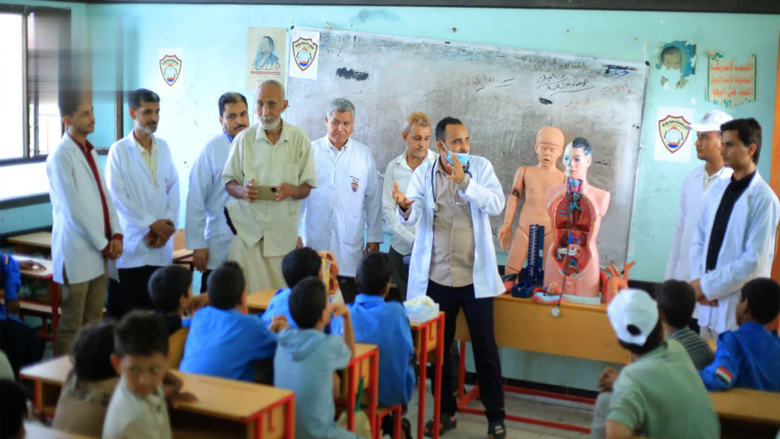 جامعة الحديدة تدشن زيارات ميدانية للمدارس الصيفية