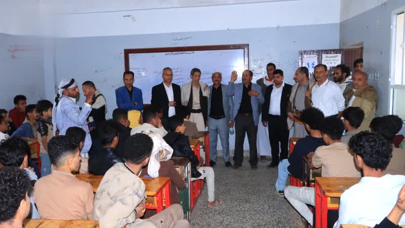 الاطلاع على سير الدورات الصيفية في إب