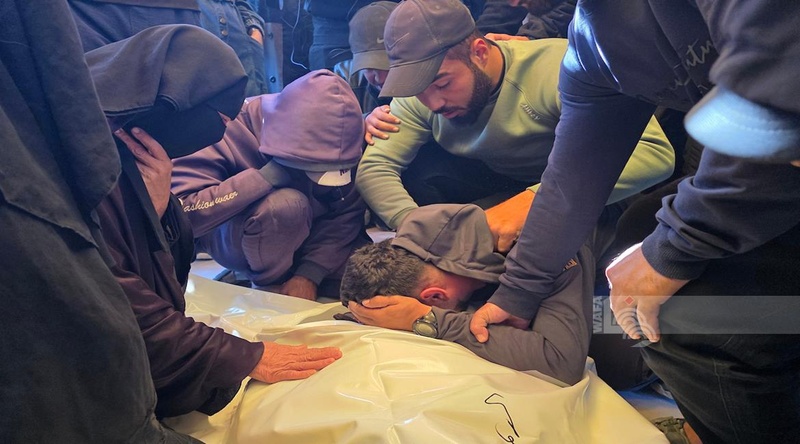 استشهاد مواطن فلسطيني وإصابة آخرين بقصف صهيوني شمال غزة