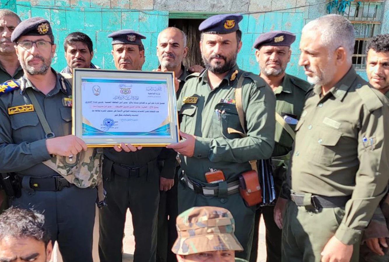 تكريم منتسبي إدارة أمن مديرية دمت في الضالع تقديراً لجهودهم الأمنية