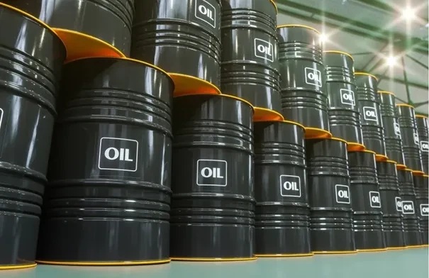 انخفاض أسعار النفط عالميا الثلاثاء