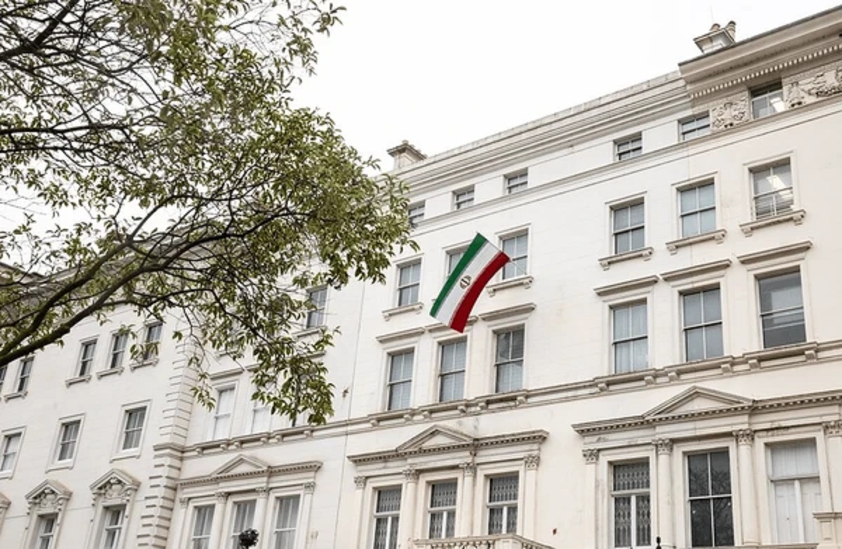 طهران تدعو لندن للوقوف في “الجانب الصحيح من التاريخ”