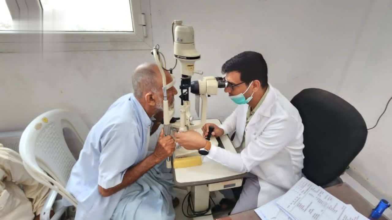 إجراء 407 عملية جراحية مجانية في مخيم طبي بالحديدة