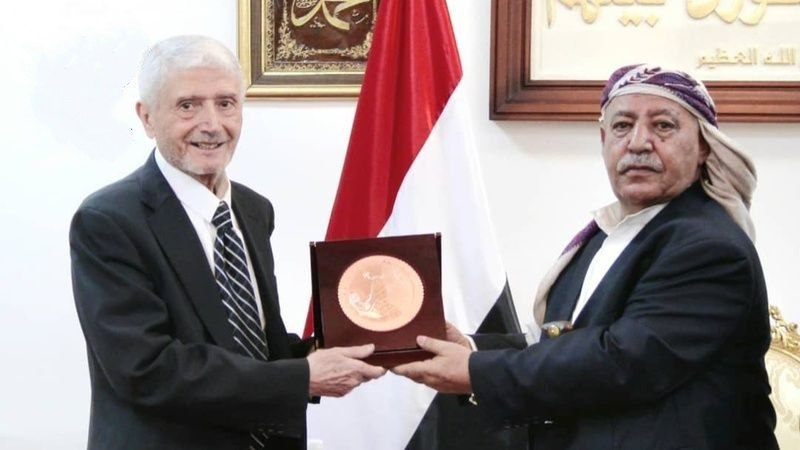 تكريم المهندس أحمد الآنسي بدرع مجلس النواب تقديراً لجهوده في تطوير الاتصالات