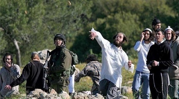 هجوم للمستوطنين على منازل الفلسطينيين واعتقال طفل في الخليل