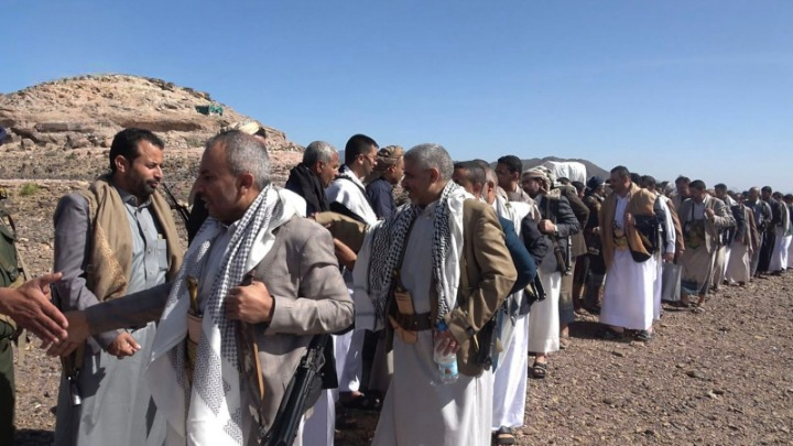 الخدمة المدنية والجهات التابعة لها تقدم قافلة عيدية للمرابطين في جبهات الضالع