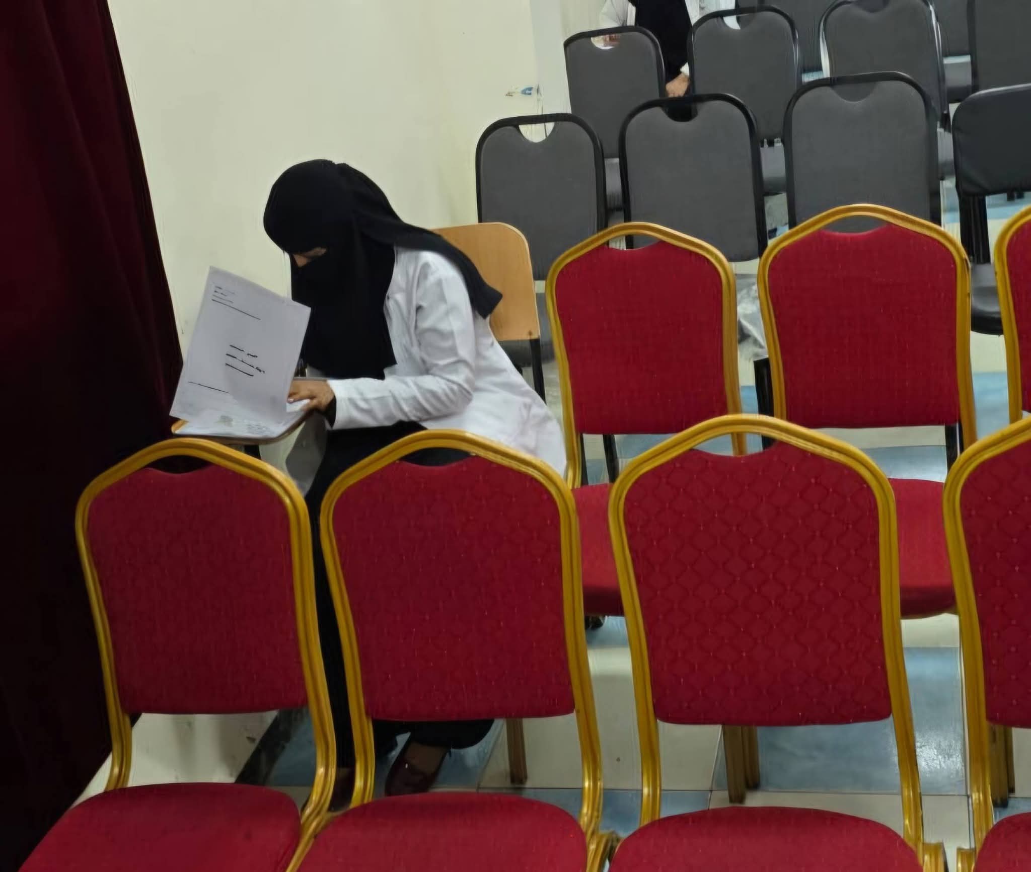مجلس الاختصاصات الطبية في الحديدة يجري امتحان الزمالة النساء