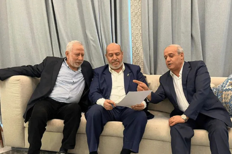 الفصائل الفلسطينية تسلّم ردّها للوسطاء بعد اجتماعا