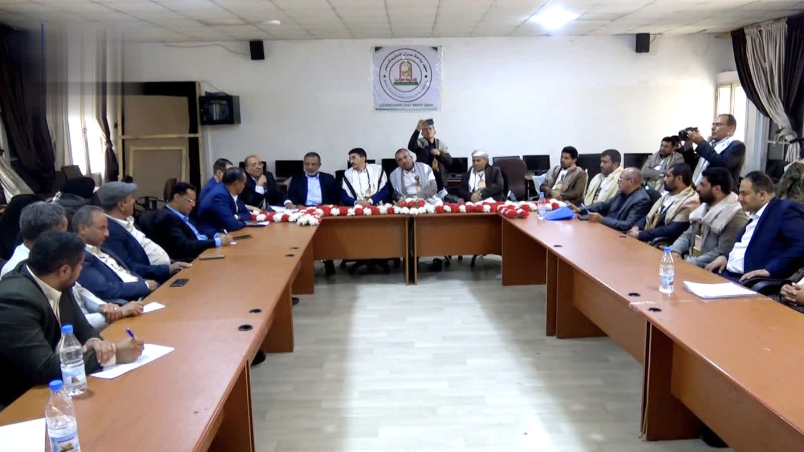 لقاء موسّع بجامعة عمران يناقش تطوير التعليم والأكا