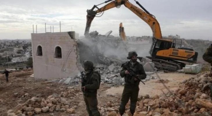 جرافات العدو الصهيوني تهدم 15 منزلًا فلسطينيا غرب جنين