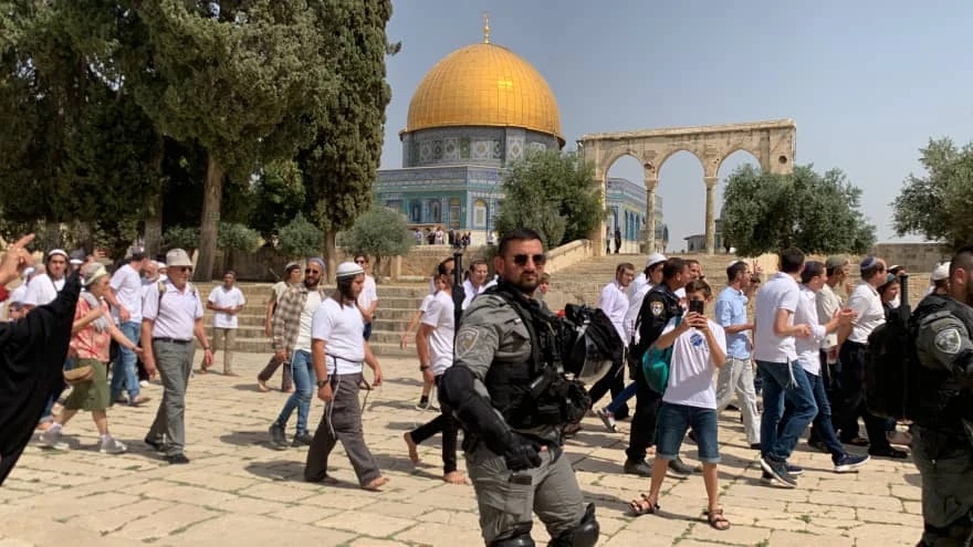عشرات المستوطنين يقتحمون المسجد الأقصى ويؤدون طقوساً تلمودية