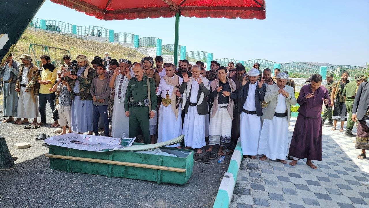 تشييع جثمان الشهيد العشملي في التعزية