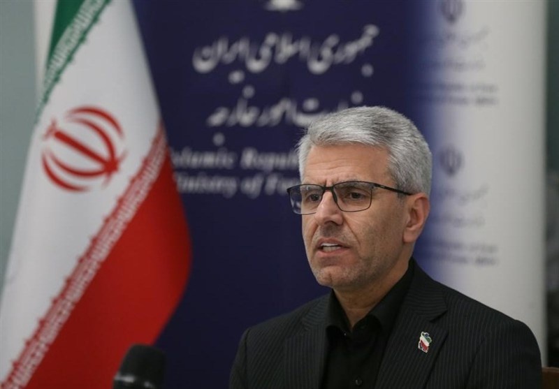 إيران تعلن استمرار المباحثات مع عُمان بشأن الملاحة في مضيق هرمز