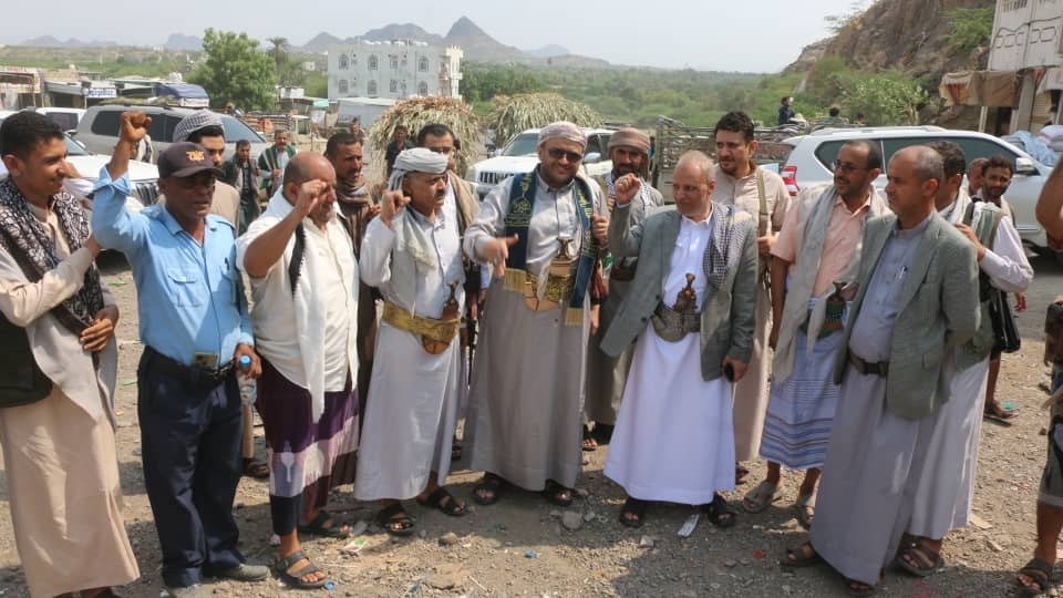 المساوى والجنيد يطّلعان على تجهيز ساحة الشهيد القائد وأوضاع المواطنين في مقبنة