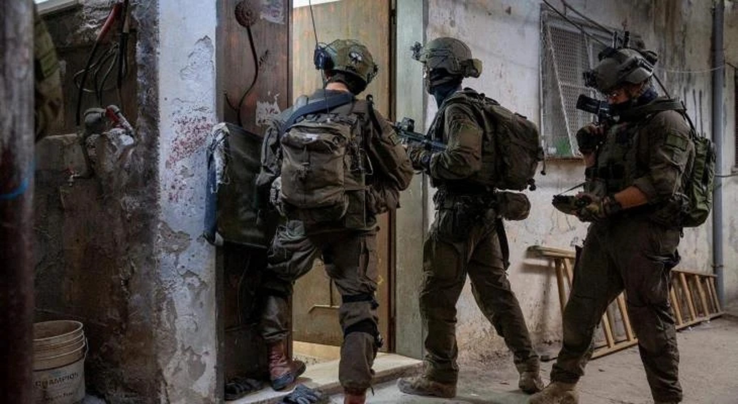 حملة اعتقالات إسرائيلية تطال 15 فلسطينيا من الضفة والقدس