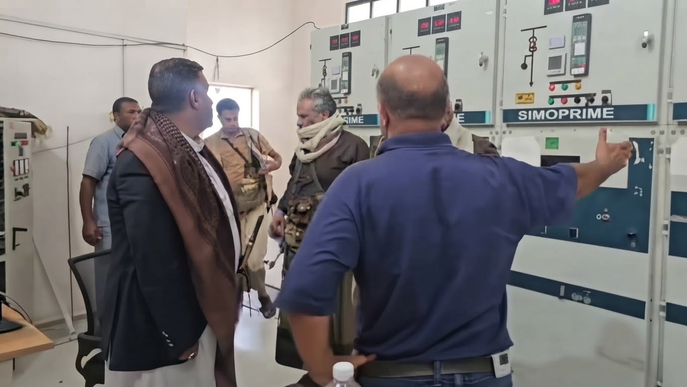 نائب وزير الكهرباء يطّلع على سير العمل ومستوى تشغيل محطة كهرباء المخا