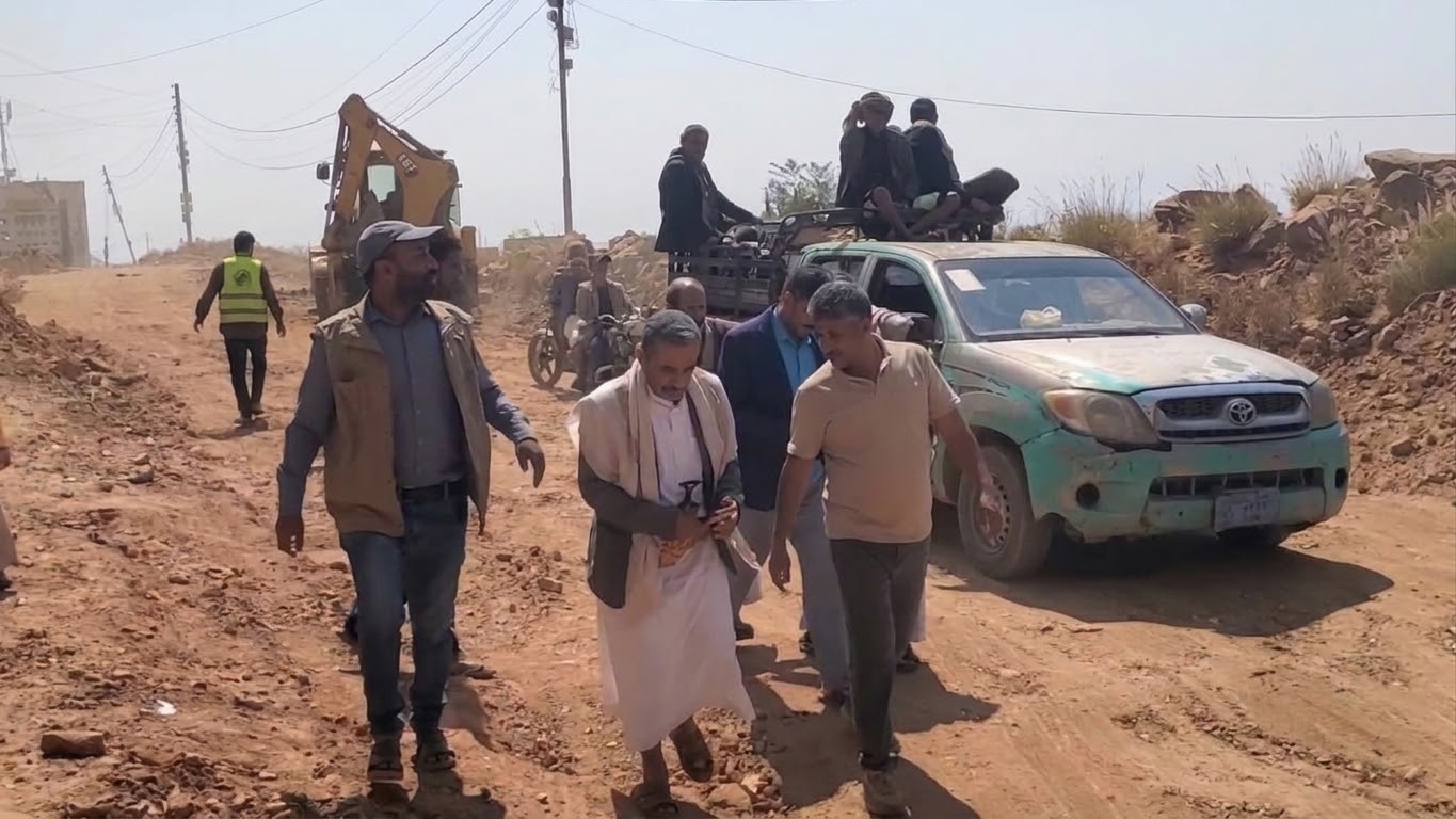 تفقد سير العمل في مشروع صيانة وتأهيل الخط الدائري الجنوبي بالمحويت