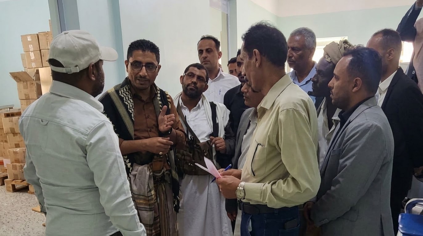 تفقد الأوضاع الصحية في مستشفى النشمة بتعز
