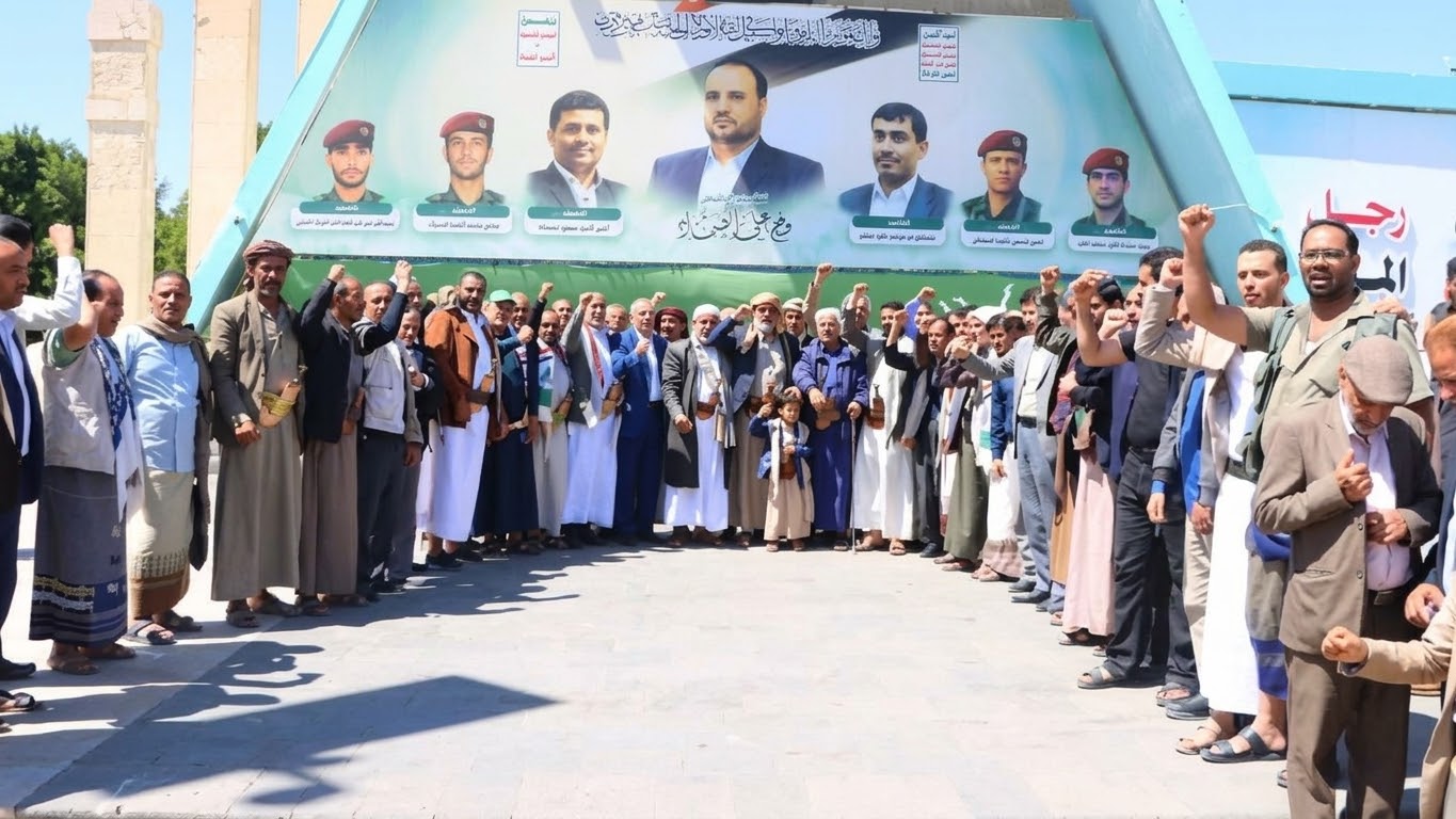 قيادة وزارة الإدارة والتنمية المحلية تزور أضرحة الشهداء الصماد والرهوي والغماري