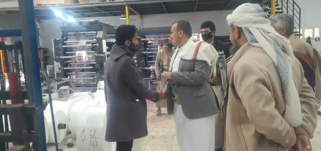 البشيري يطلع على سير العمل في عدد من المصانع