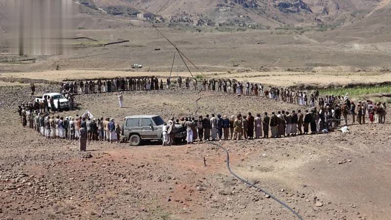 وقفة قبلية وتطبيق قتالي في الحصن بصنعاء تأكيدًا على الجهوزية العالية