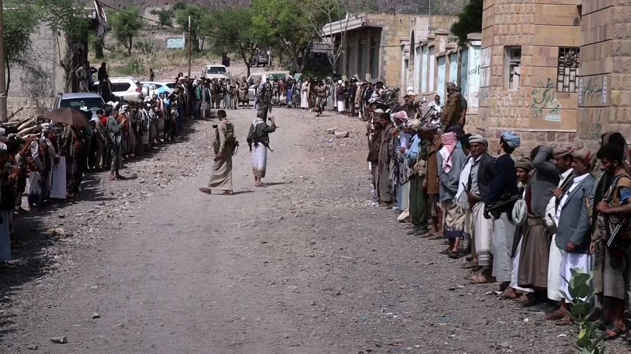 وقفتان مسلحتان في سامع وشرعب السلام بتعز تأكيدًا على الجهوزية لمواجهة العدو السعودي