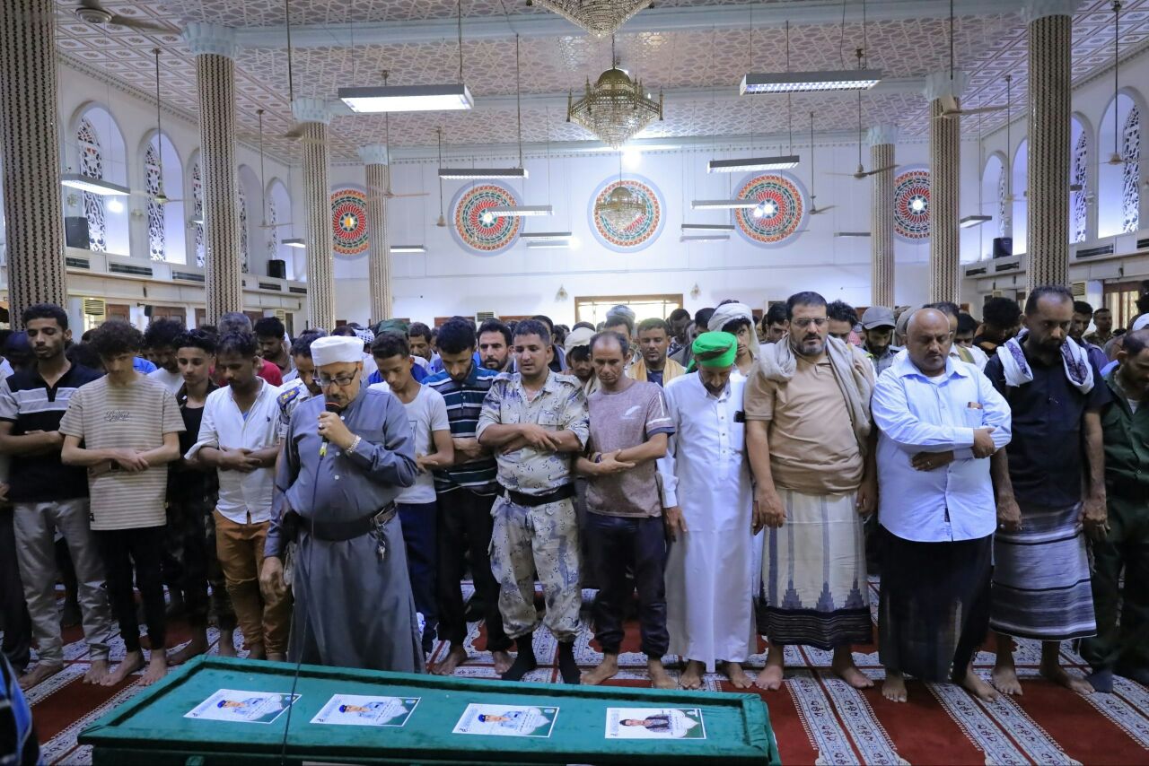 تشييع جثمان الشهيد يحيى البرعي في الحديدة