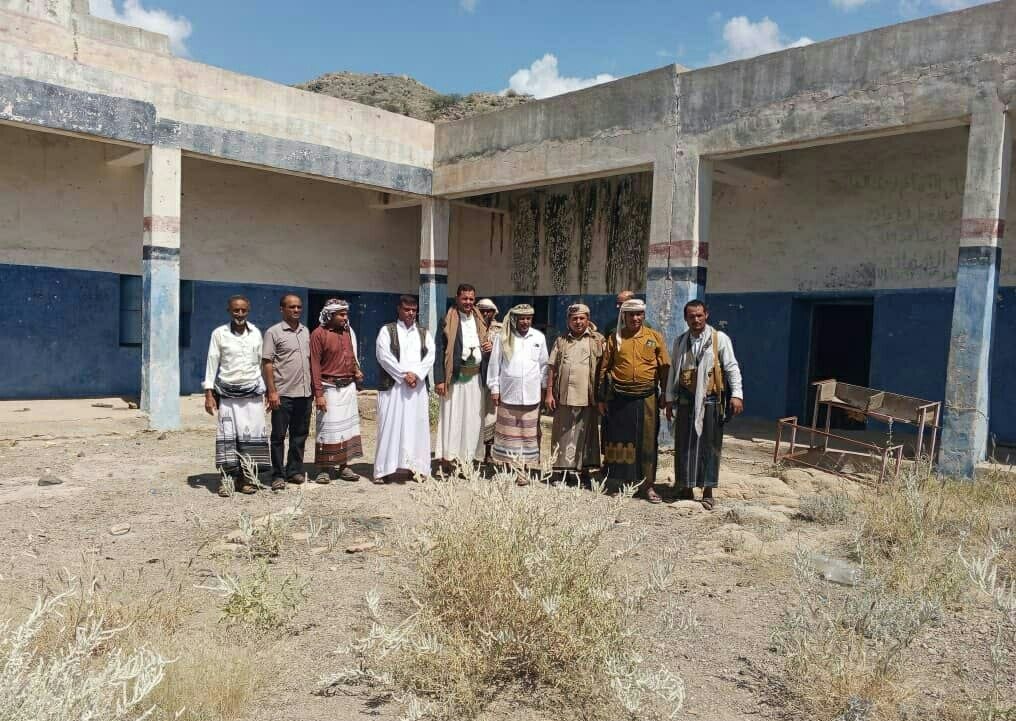 الاطلاع على الأضرار التي لحقت بعدد من المدارس في جبل راس بالحديدة جراء العدوان السعودي