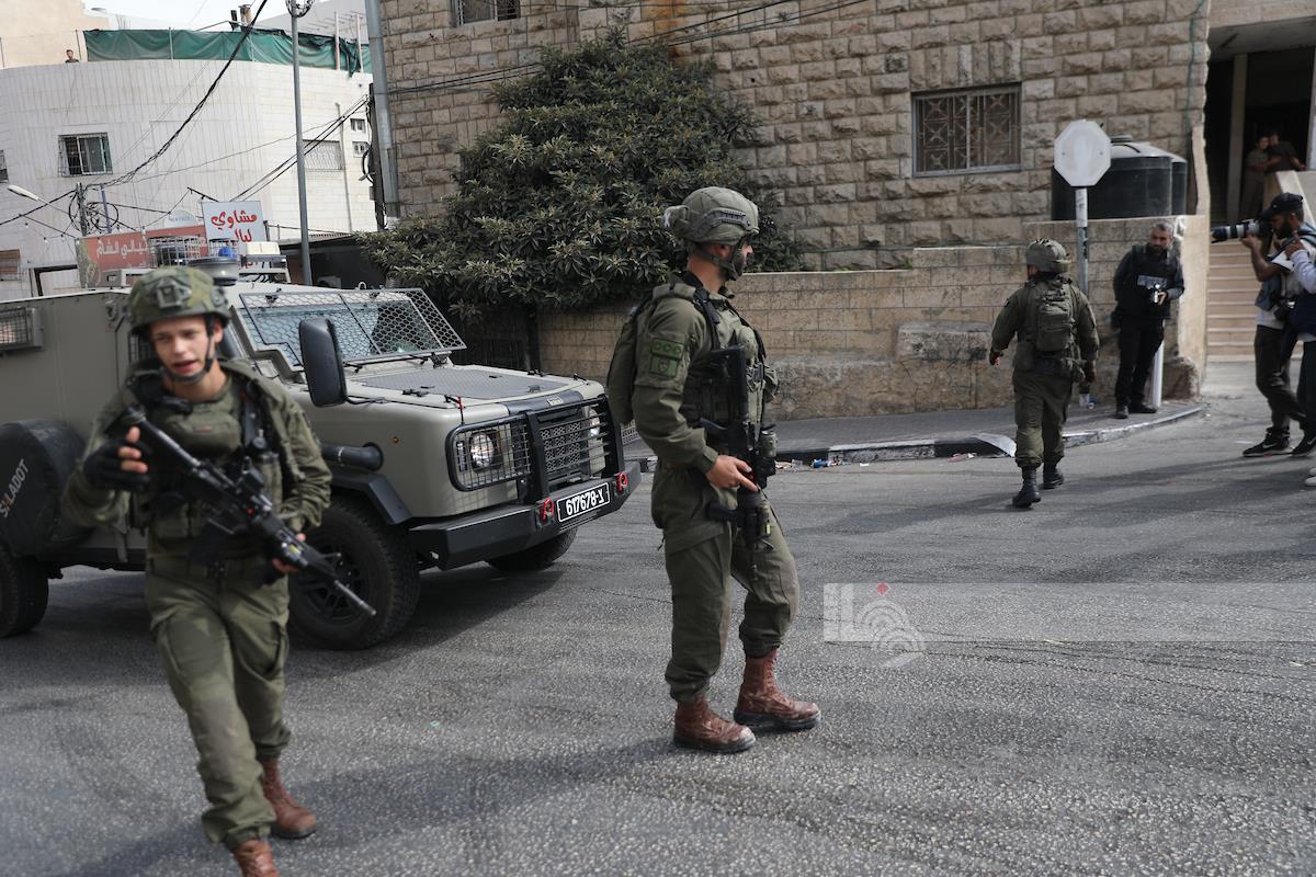 العدو الصهيوني يواصل اعتداءاته على الفلسطينيين في الضفة الغربية