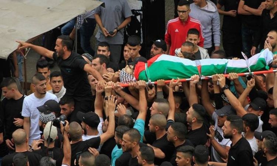 استشهاد فلسطيني متأثرًا بجراحه جراء قصف العدو الإسرائيلي غزة